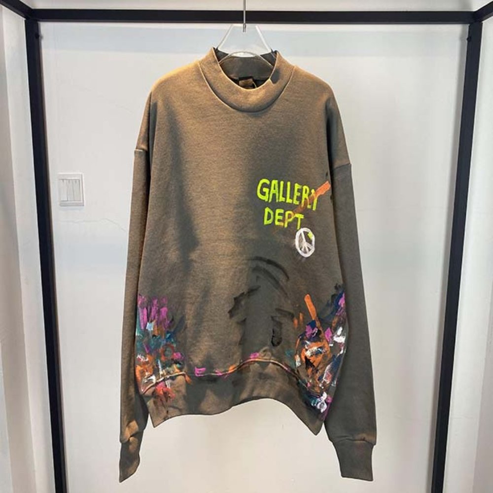 GALLERY DEPT Green Letter Print Logo T-Shirt - Tan Long Sleeve